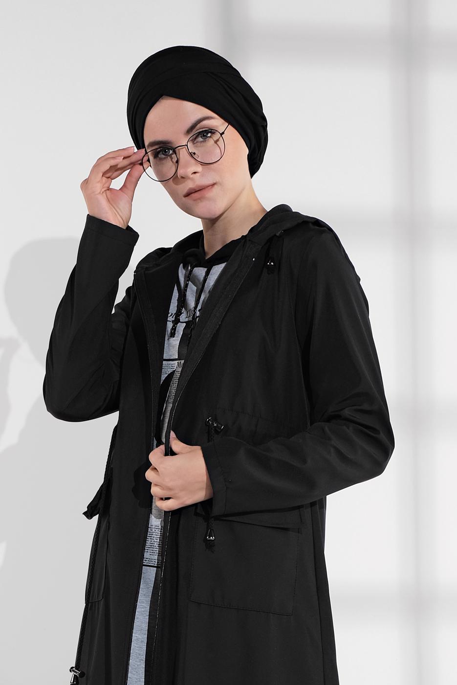 Tesettür giyim SİYAH BELDEN BAĞCIKLI KAPÜŞONLU FERMUARLI TRENÇKOT 4205