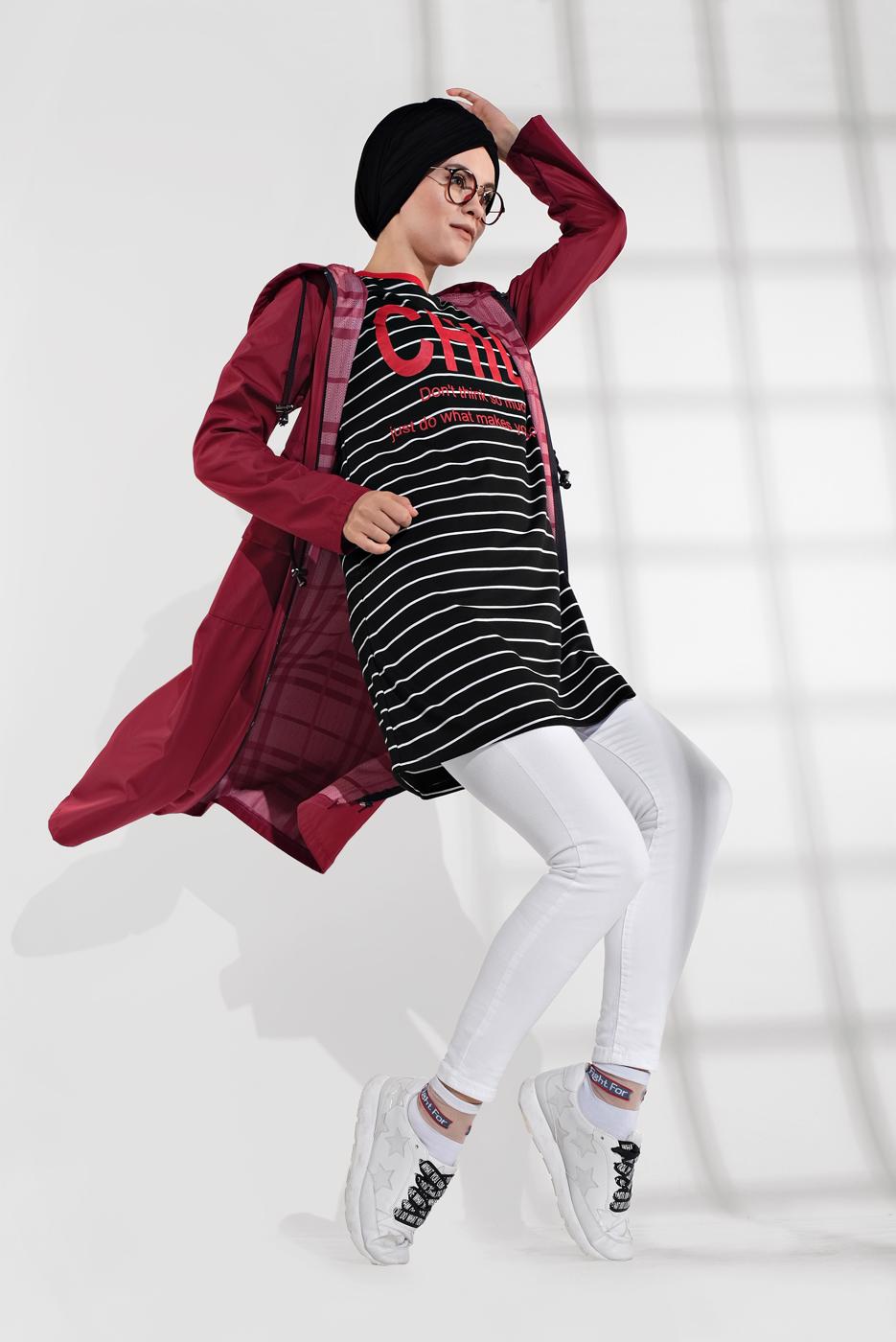 Tesettür giyim BORDO BELDEN BAĞCIKLI KAPÜŞONLU FERMUARLI TRENÇKOT 4205