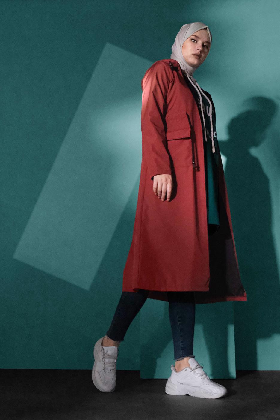 Tesettür giyim KAHVE BELDEN BAĞCIKLI KAPÜŞONLU FERMUARLI TRENÇKOT 4205