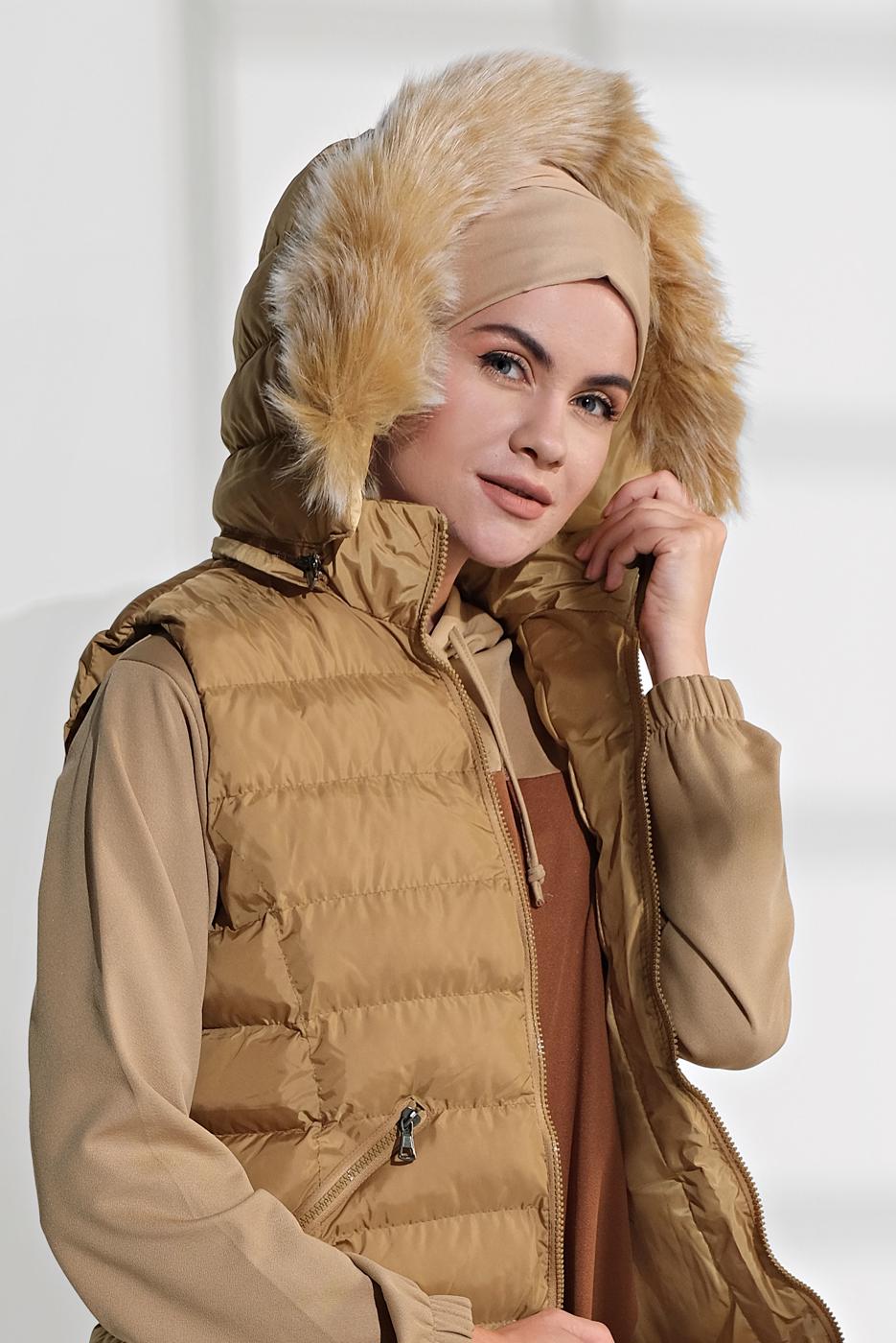 Tesettür giyim KAHVE KAPÜŞONLU ŞİŞME YELEK 0007