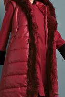 Tesettür giyim KIRMIZI KÜRK DETAYLI ŞİŞME YELEK 0127