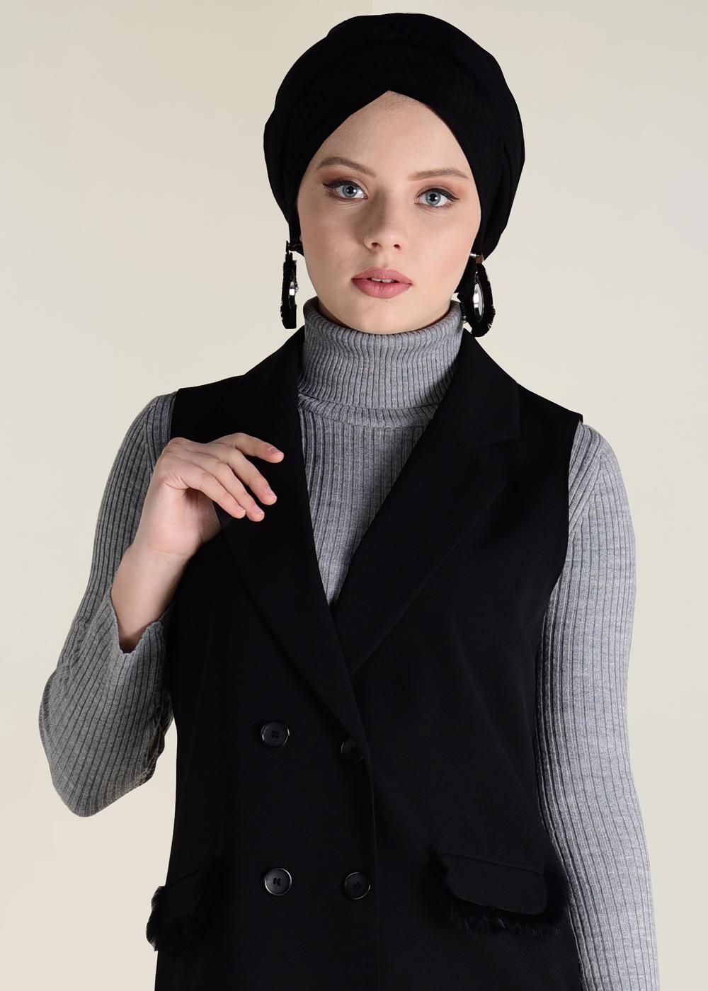 Tesettür giyim SİYAH ALVİNA CEPLERİ TÜY DETAYLI DÜĞMELİ YELEK 4579