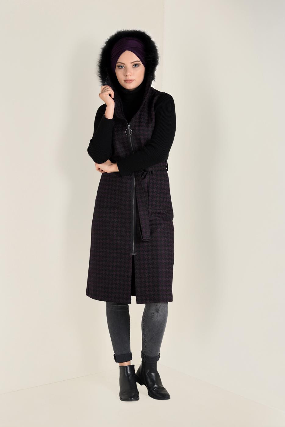 Tesettür giyim MÜRDÜM KAZAYAĞI DESENLİ KAPÜŞONU SUNİ KÜRK DETAYLI YELEK 4750