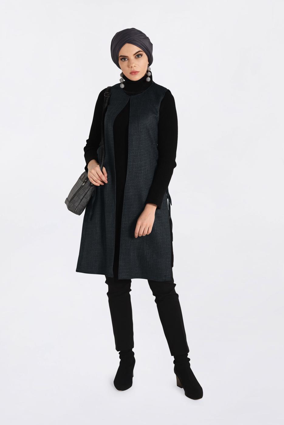 Tesettür giyim SİYAH ALVİNA YANDAN BAĞCIKLI KUŞGÖZLÜ YELEK 4809