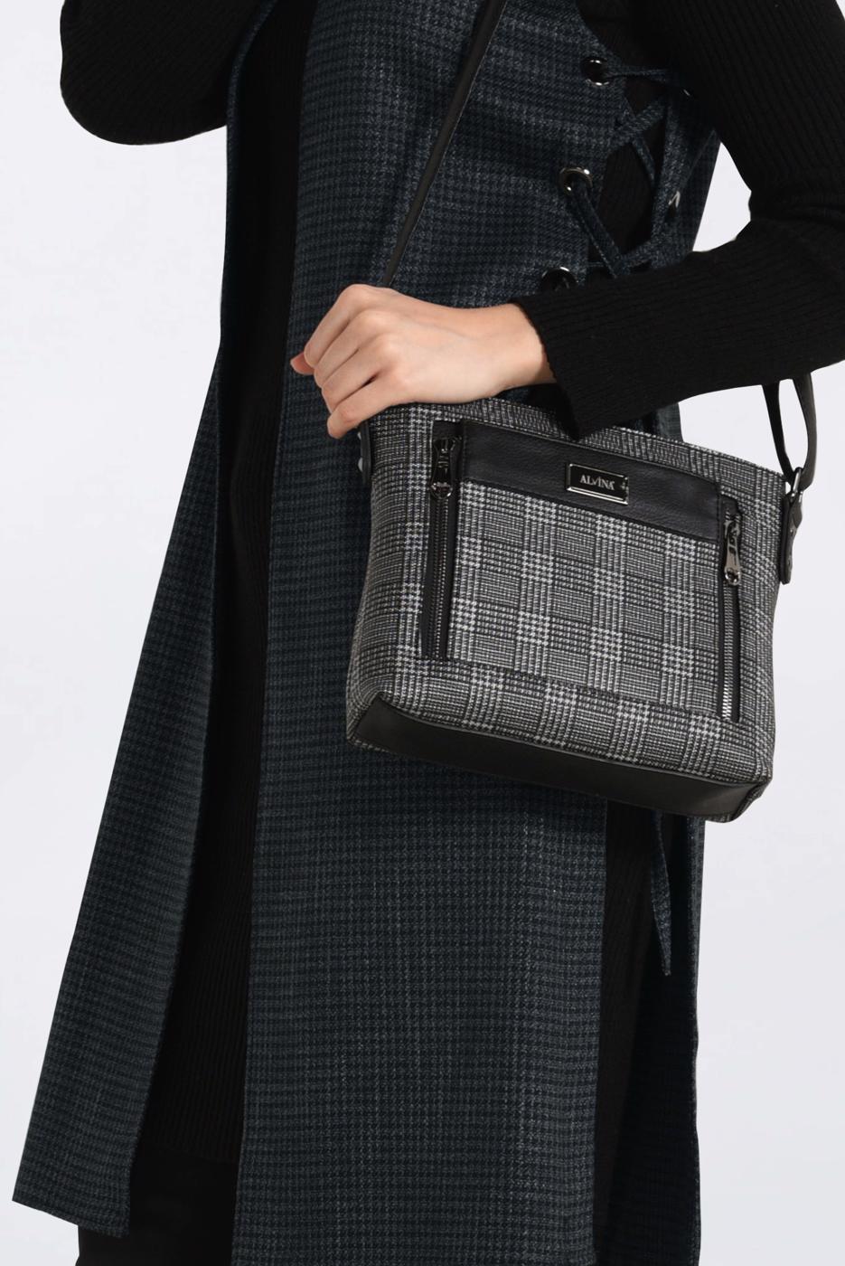 Tesettür giyim SİYAH ALVİNA YANDAN BAĞCIKLI KUŞGÖZLÜ YELEK 4809