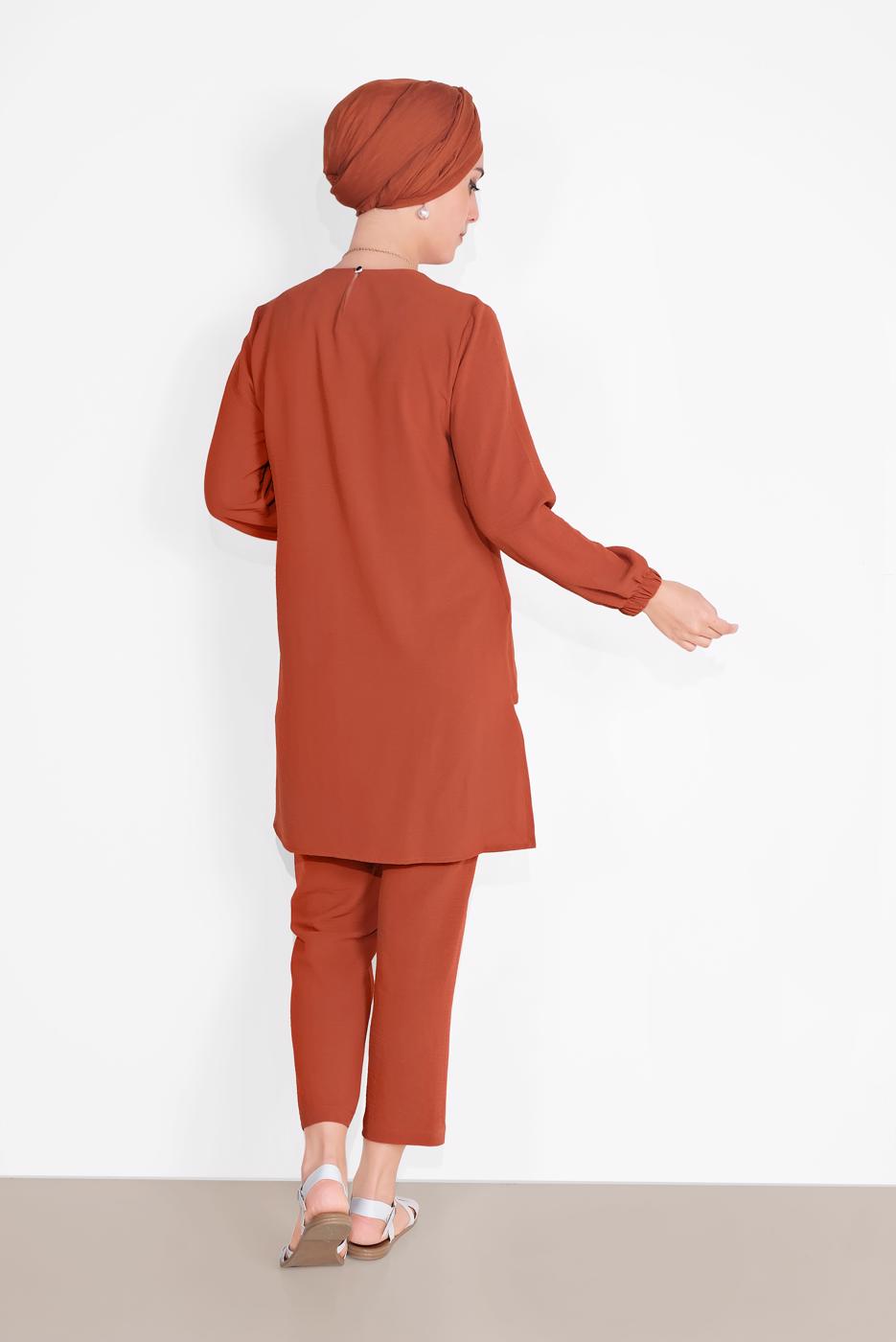 Tesettür giyim KAHVE MANŞETLERİ LASTİKLİ PANTOLONLU TAKIM  0221
