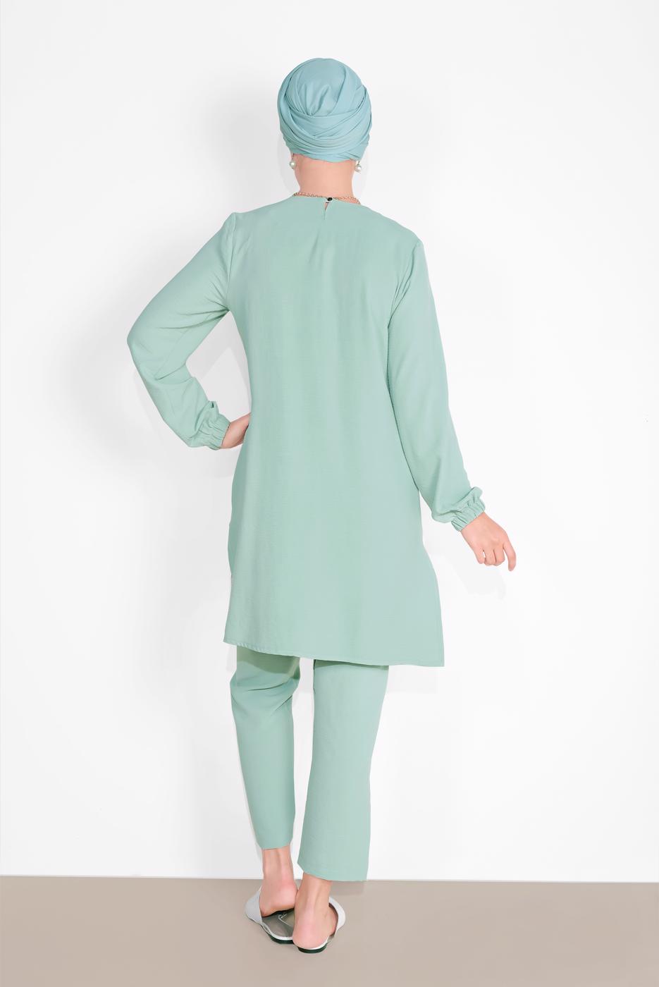 Tesettür giyim YEŞİL MANŞETLERİ LASTİKLİ PANTOLONLU TAKIM  0221