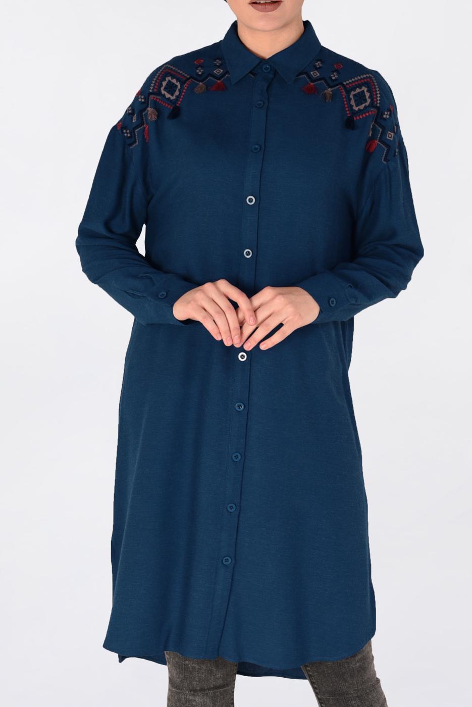 Tesettür giyim MAVİ OMUZLARI NAKIŞLI YANLARI YIRTMAÇLI TUNİK 4760 