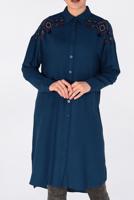 Tesettür giyim MAVİ OMUZLARI NAKIŞLI YANLARI YIRTMAÇLI TUNİK 4760 