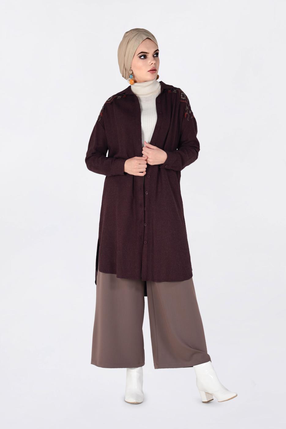 Tesettür giyim BORDO OMUZLARI NAKIŞLI YANLARI YIRTMAÇLI TUNİK 4760 