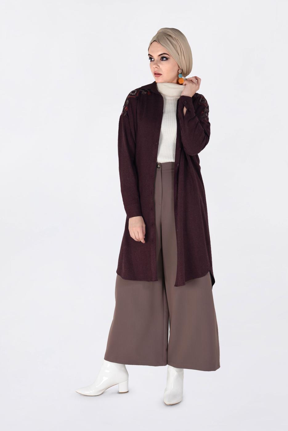 Tesettür giyim BORDO OMUZLARI NAKIŞLI YANLARI YIRTMAÇLI TUNİK 4760 