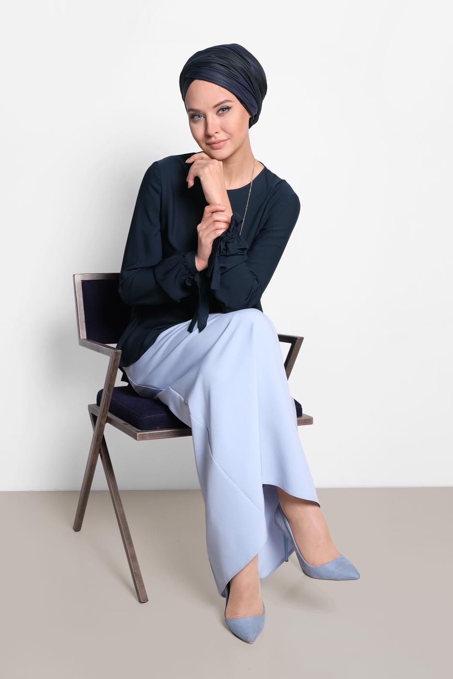 Tesettür giyim LACİVERT ALVİNA KOL KISMI BAĞCIKLI BLUZ 4190