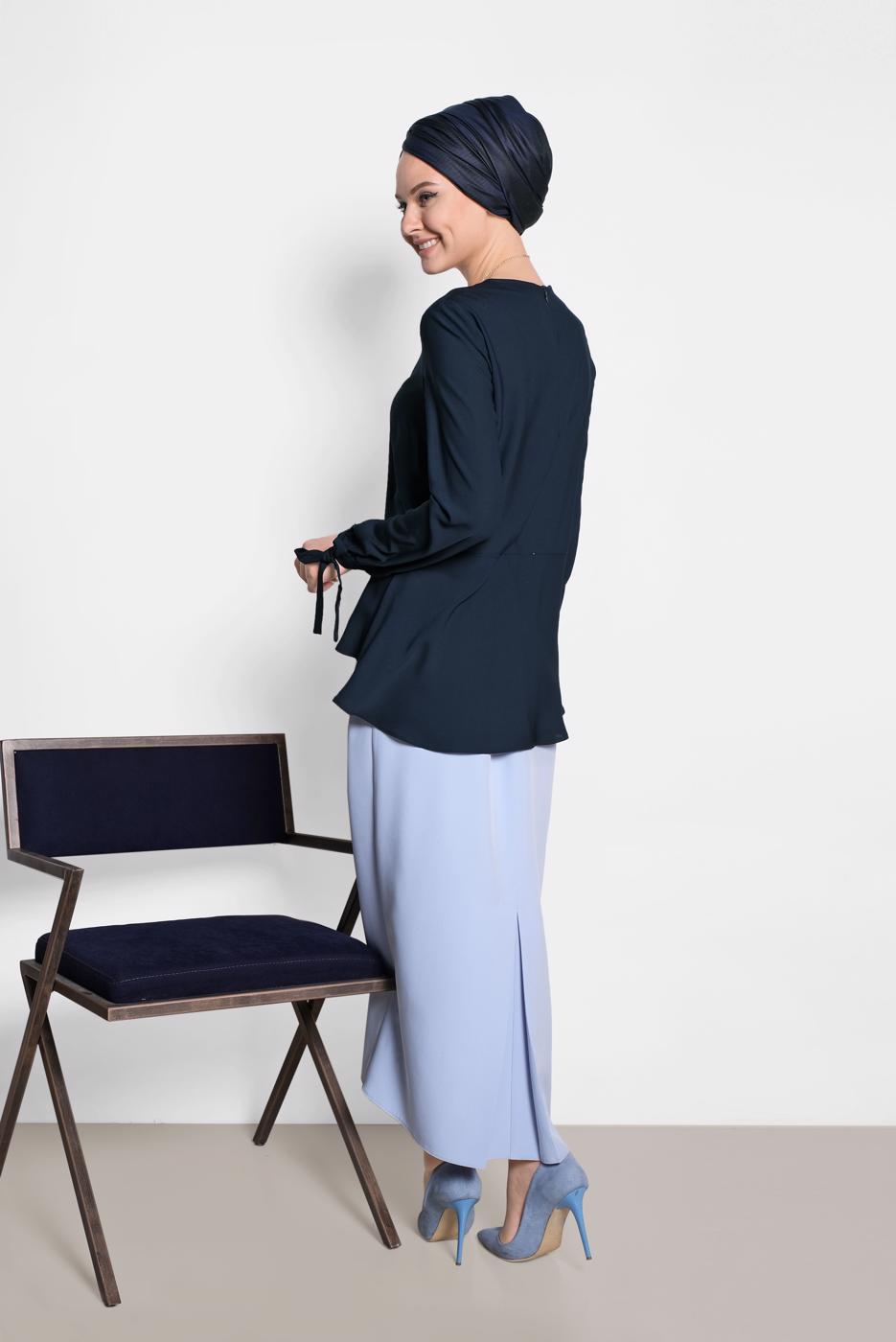 Tesettür giyim LACİVERT ALVİNA KOL KISMI BAĞCIKLI BLUZ 4190