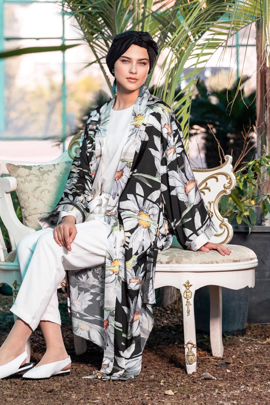 Tesettür giyim SİYAH ALVİNA ÇİÇEK DESENLİ KİMONO 4934