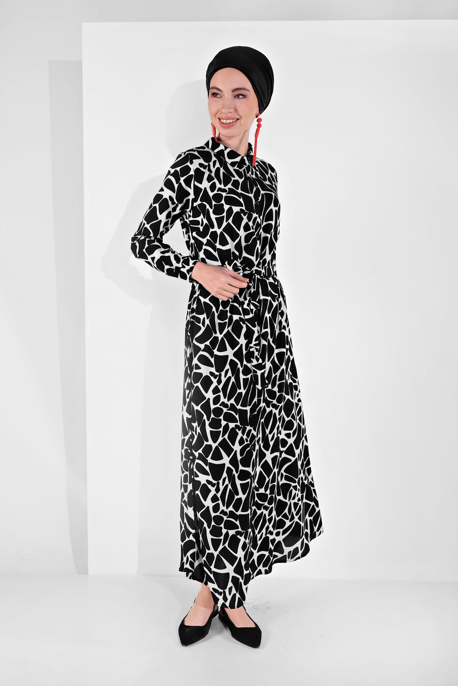 Tesettür giyim SİYAH BOYDAN DÜĞMELİ BELİ KUŞAKLI ELBİSE 9744-2