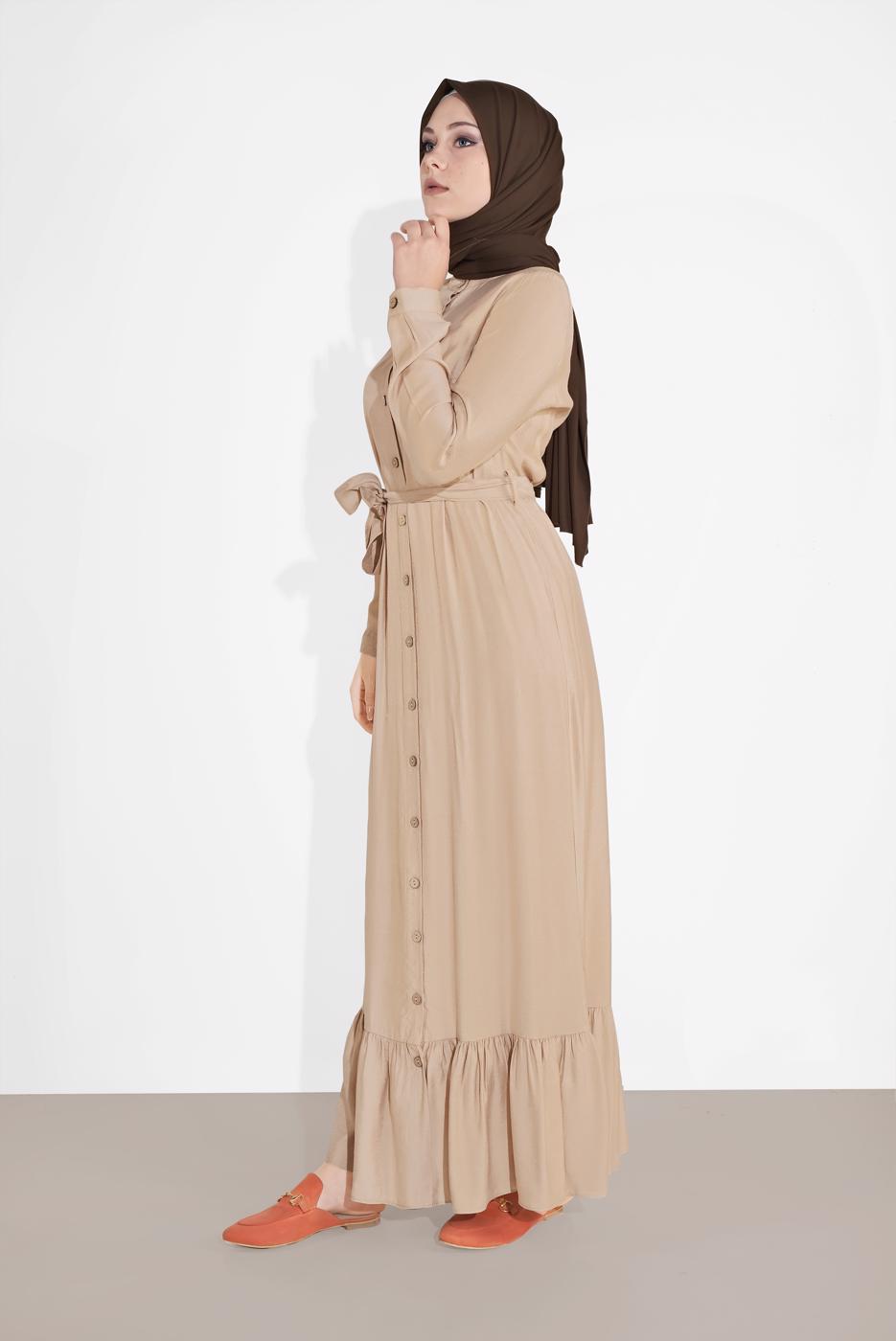 Tesettür giyim BEJ BOYDAN DÜĞMELİ KUŞAKLI ELBİSE 0301