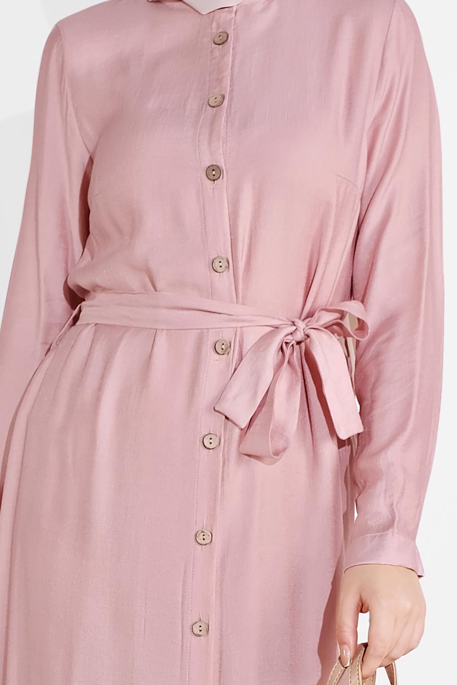Tesettür giyim PUDRA BOYDAN DÜĞMELİ KUŞAKLI ELBİSE 0301