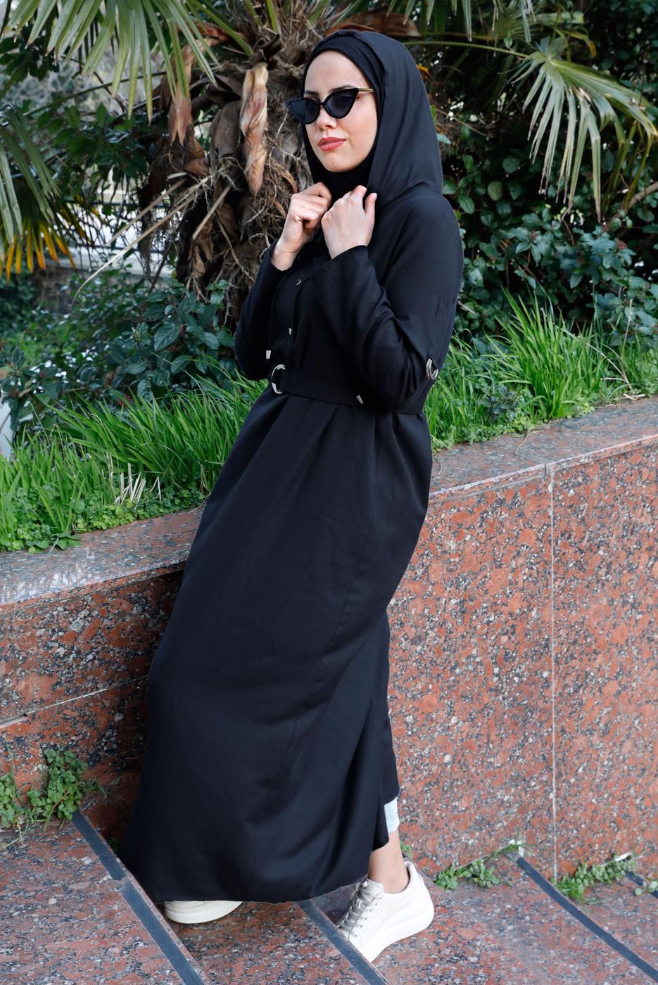 Tesettür giyim SİYAH  BELİ KUŞAKLI KAPÜŞONLU ELBİSE 506