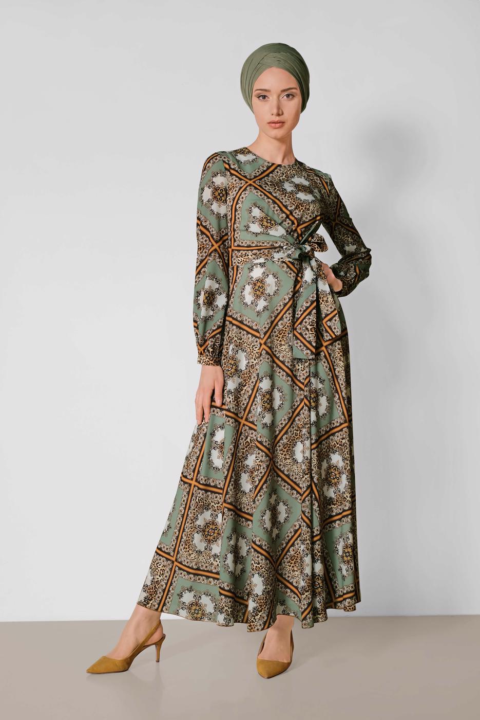 Tesettür giyim YEŞİL ALVİNA ETEĞİ VOLANLI DESENLİ ELBİSE 4087  