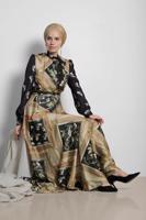 Tesettür giyim BEJ ALVİNA DESENLİ SATEN ELBİSE 4125