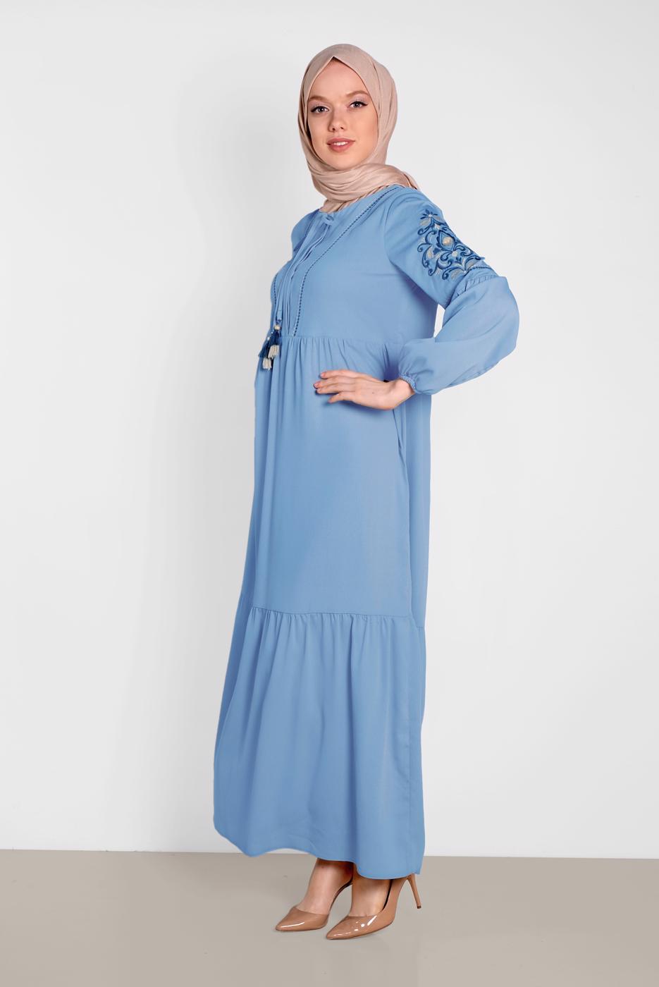 Tesettür giyim MAVİ KOLLARI NAKIŞLI MANŞETLERİ LASTİKLİ ELBİSE 4439 