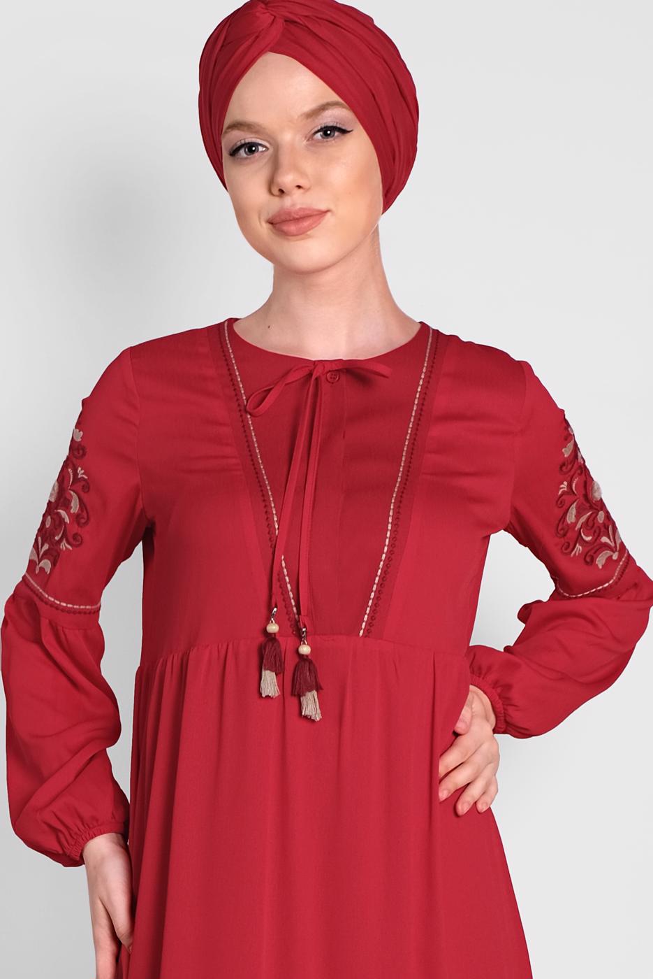 Tesettür giyim KIRMIZI KOLLARI NAKIŞLI MANŞETLERİ LASTİKLİ ELBİSE 4439 