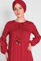 Tesettür giyim KIRMIZI KOLLARI NAKIŞLI MANŞETLERİ LASTİKLİ ELBİSE 4439 