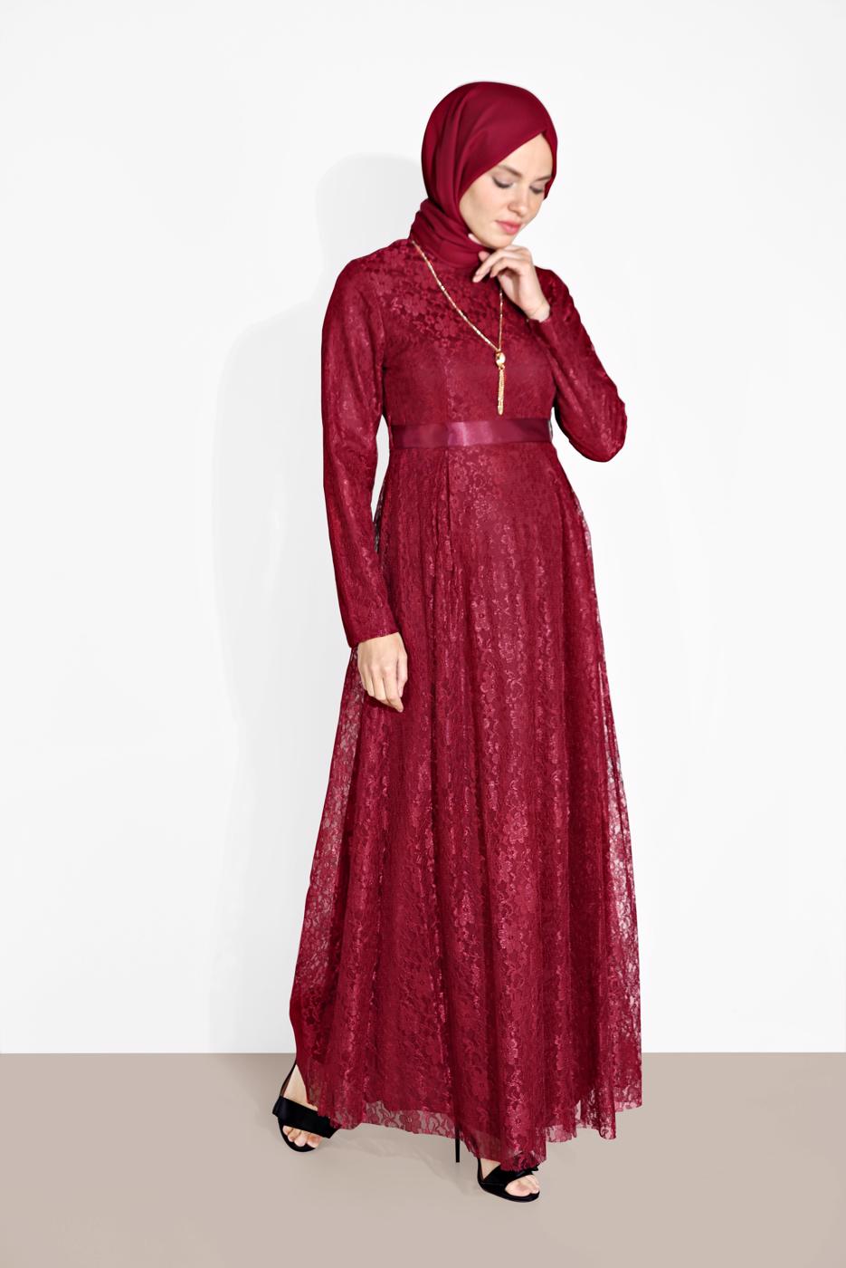 Vêtements hijab ROUGE BORDEAUX ROBE EN DENTELLE À COL ROND AVEC CEINTURE 6665