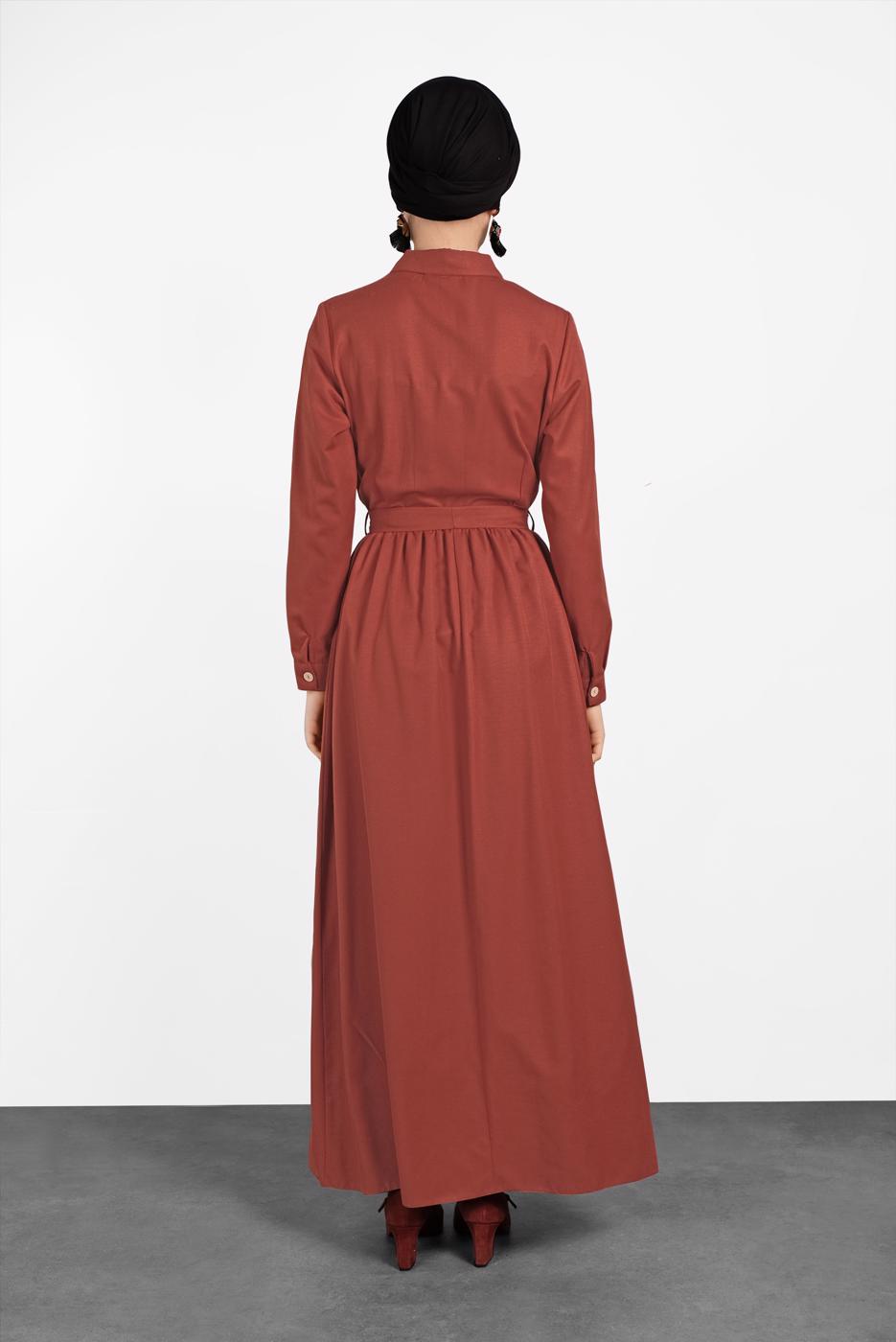 Tesettür giyim KAHVE BOYDAN DÜĞMELİ CEPLİ ELBİSE 6824
