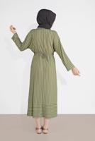 Tesettür giyim HAKİ BELİ BAĞCIKLI ÇİZGİLİ ELBİSE  7616