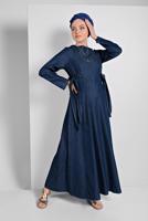 Tesettür giyim LACİVERT BEL KISMI BÜZGÜLÜ BAĞLAMALI DENİM ELBİSE 9134