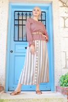 Tesettür giyim BEJ ALVİNA ÇİZGİLİ DÜĞMELİ 2&prime;Lİ ETEKLİ TAKIM 4344-1