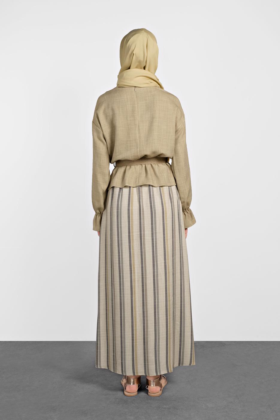 Tesettür giyim GRİ ALVİNA ÇİZGİLİ DÜĞMELİ 2&prime;Lİ ETEKLİ TAKIM 4344-1