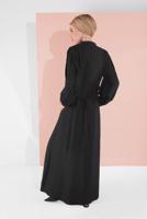 Tesettür giyim SİYAH BOYDAN DÜĞMELİ KUŞAKLI FERACE 01206 