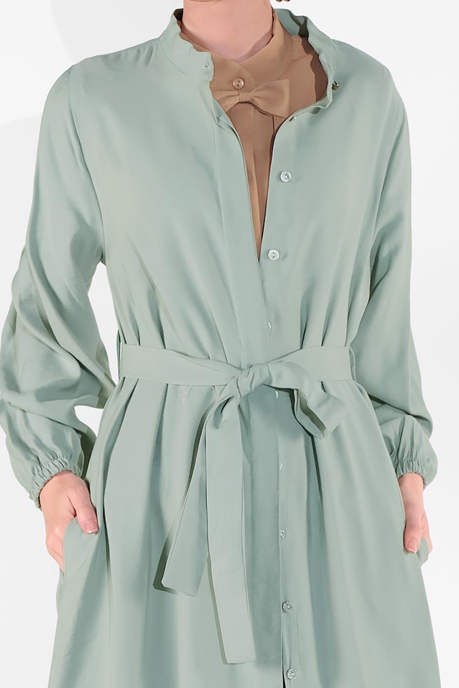 Tesettür giyim YEŞİL BOYDAN DÜĞMELİ KUŞAKLI FERACE 01206 