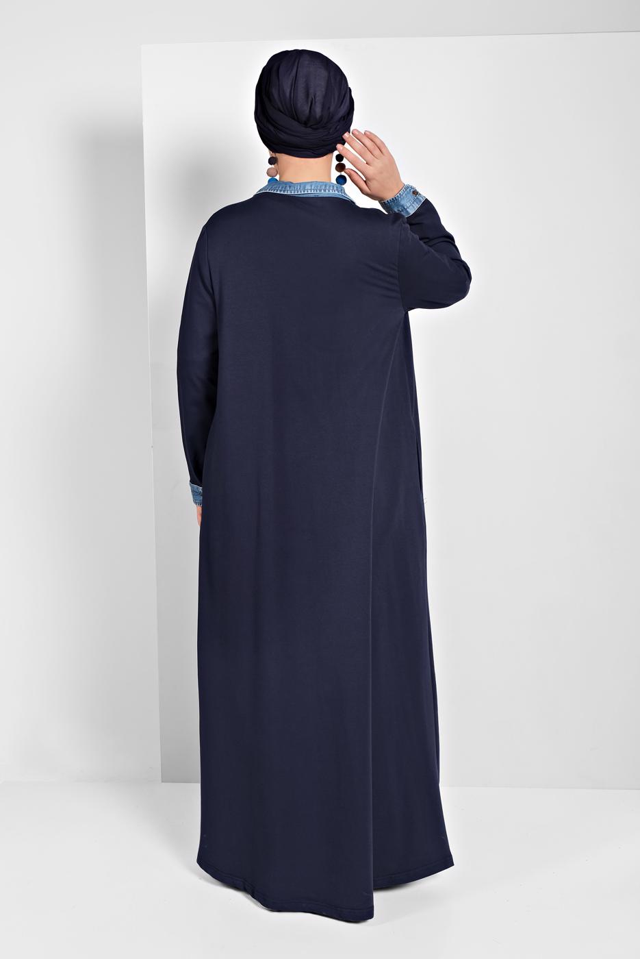Vêtements hijab BLEU MARINE UN MANTEAU PLEINE LONGEUR EN COTON AVEC D&prime;UNE FERMETURE ÉCLAIR 13206