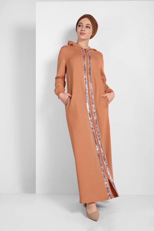 Tesettür giyim KAHVE PUL İŞLEMELİ KAPÜŞONLU FERACE 20206 - TRENDTESETTÜR