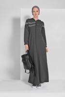 Tesettür giyim GRİ SİM DETAYLI KAPÜŞONLU BOYDAN FERMUARLI SPOR FERACE 1209 