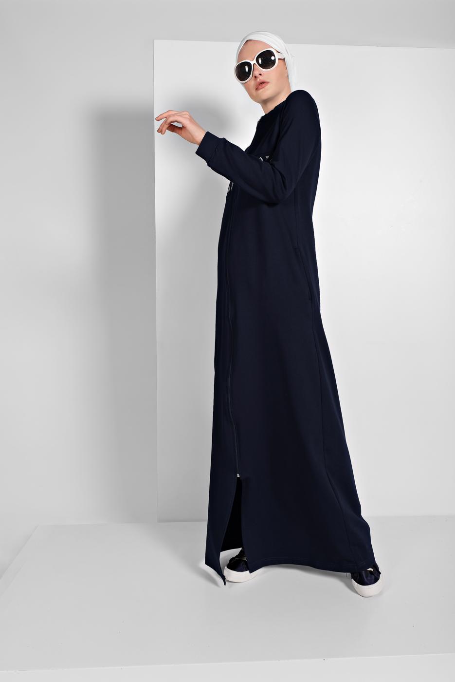 Tesettür giyim LACİVERT ÖNÜ NAKIŞ DETAYLI FERMUARLI SPOR FERACE 5019