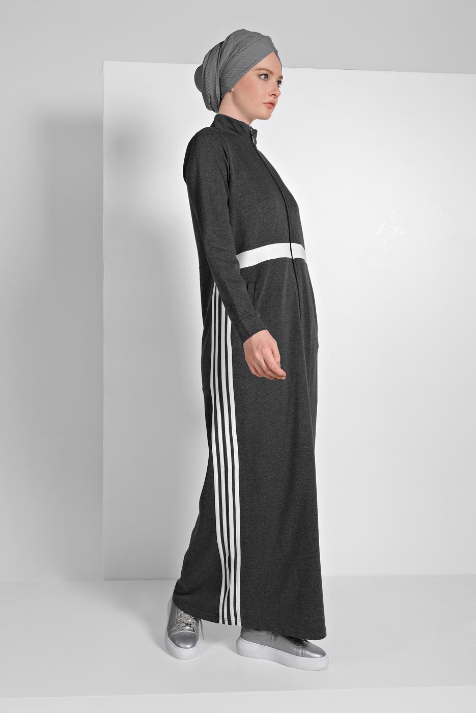 Tesettür giyim GRİ ÇİZGİ DETAYLI FERMUARLI SPOR FERACE 5119 