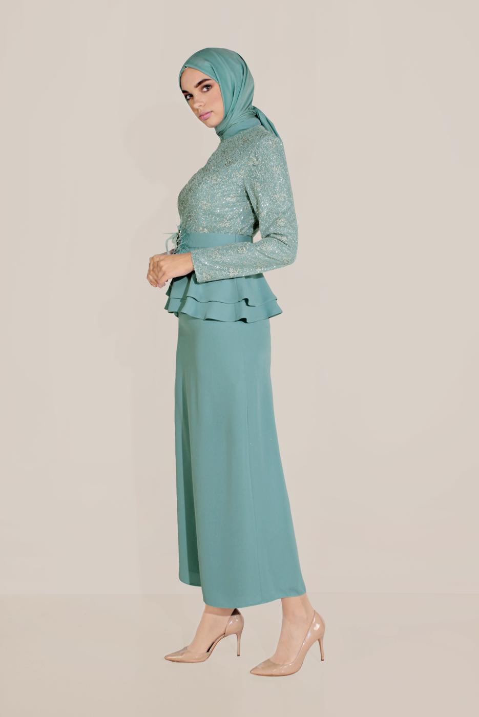 Vêtements hijab BLEU ALVİNA CEINTURE GUIPURE ET VOLANT DÉTAIL COL MANDARINE COSTUME 30040