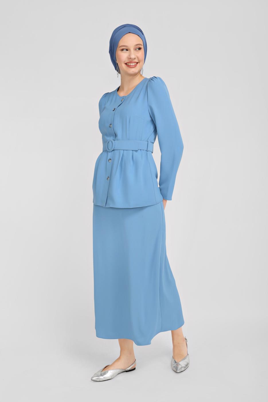 Tesettür giyim MAVİ ALVİNA BOYDAN DÜĞMELİ İKİLİ ETEKLİ TAKIM 40793 