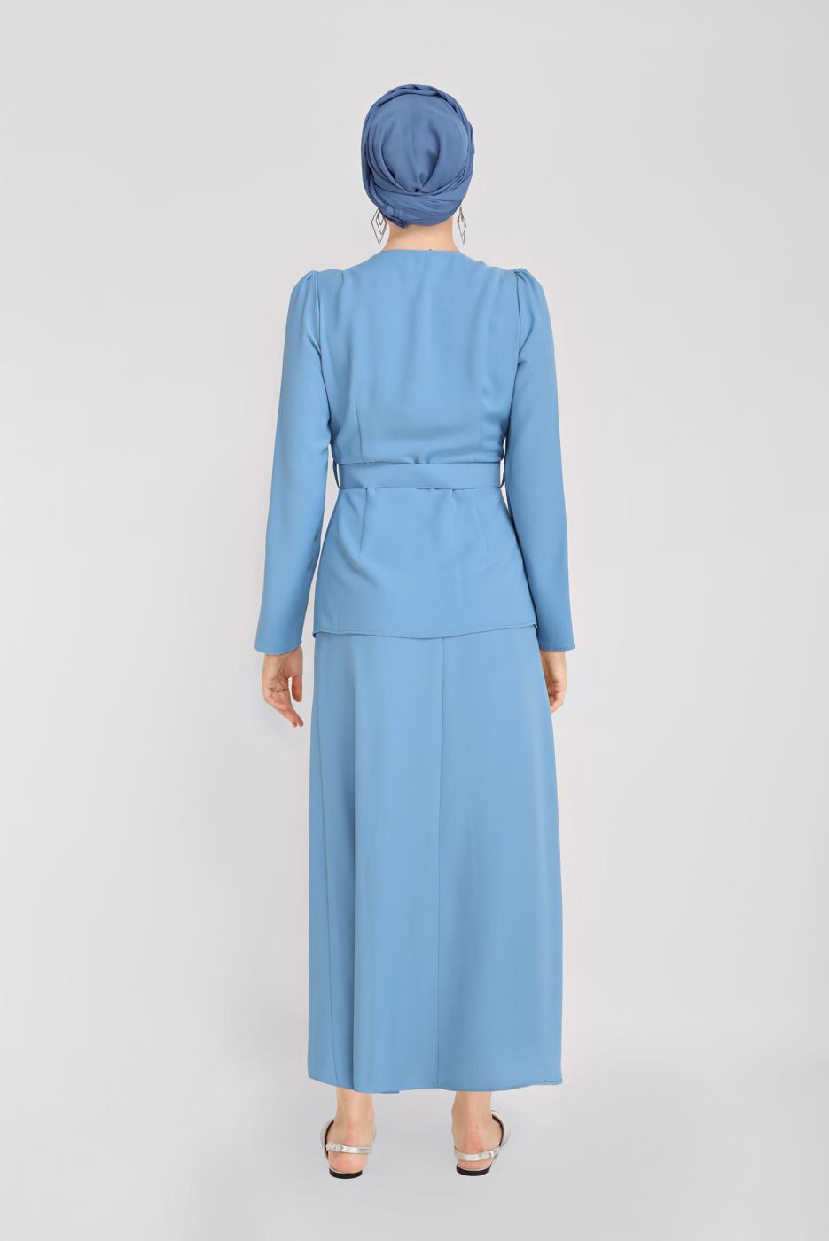 Tesettür giyim MAVİ ALVİNA BOYDAN DÜĞMELİ İKİLİ ETEKLİ TAKIM 40793 