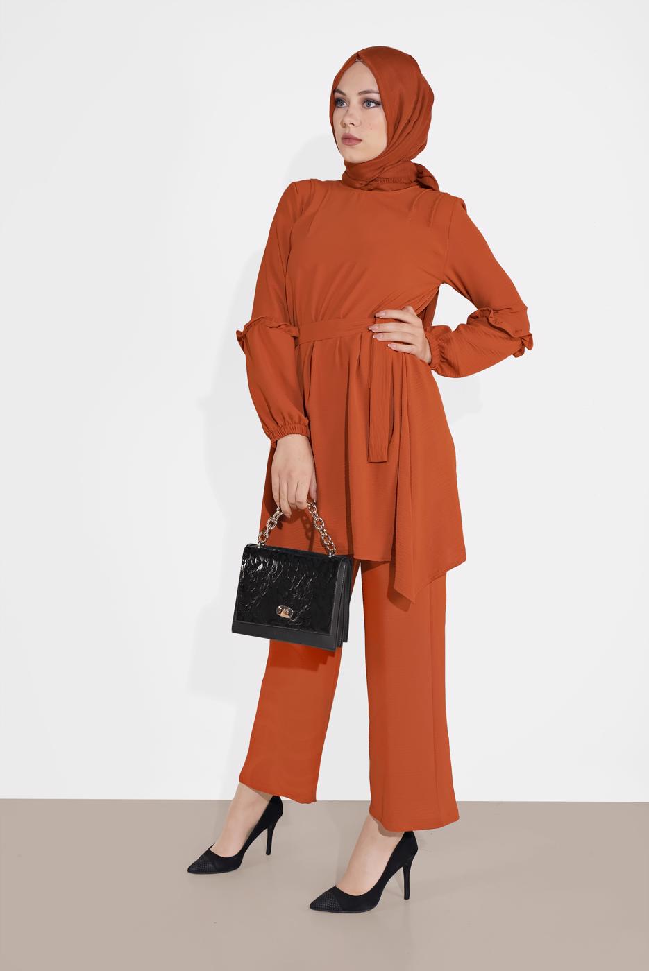 Tesettür giyim KAHVE MANŞETLERİ LASTİKLİ BELİ KUŞAKLI PANTOLONLU TAKIM 1161-1 
