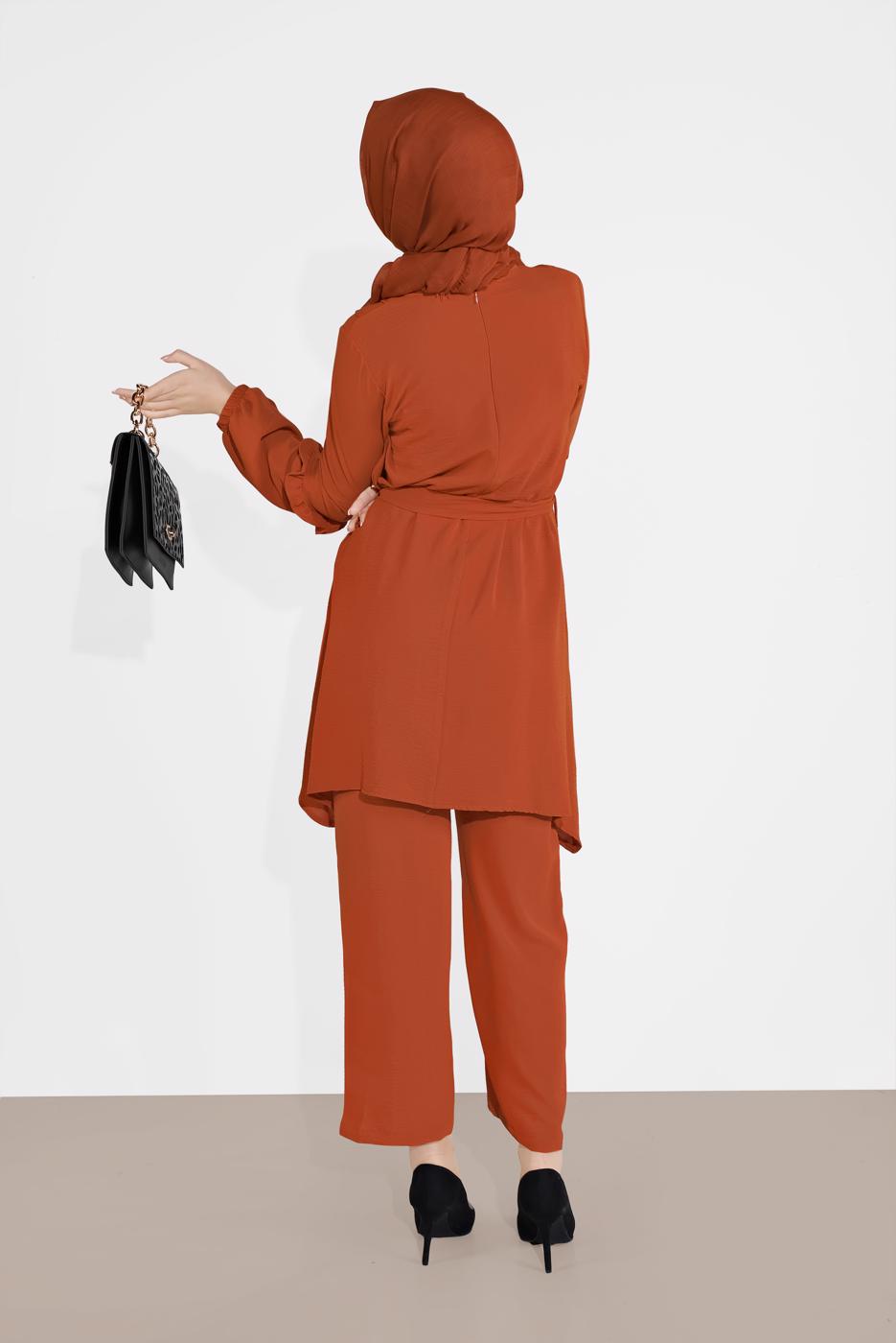 Tesettür giyim KAHVE MANŞETLERİ LASTİKLİ BELİ KUŞAKLI PANTOLONLU TAKIM 1161-1 