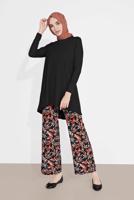 Tesettür giyim SİYAH DESENLİ 2&prime;Lİ PANTOLONLU TAKIM 6175-1 