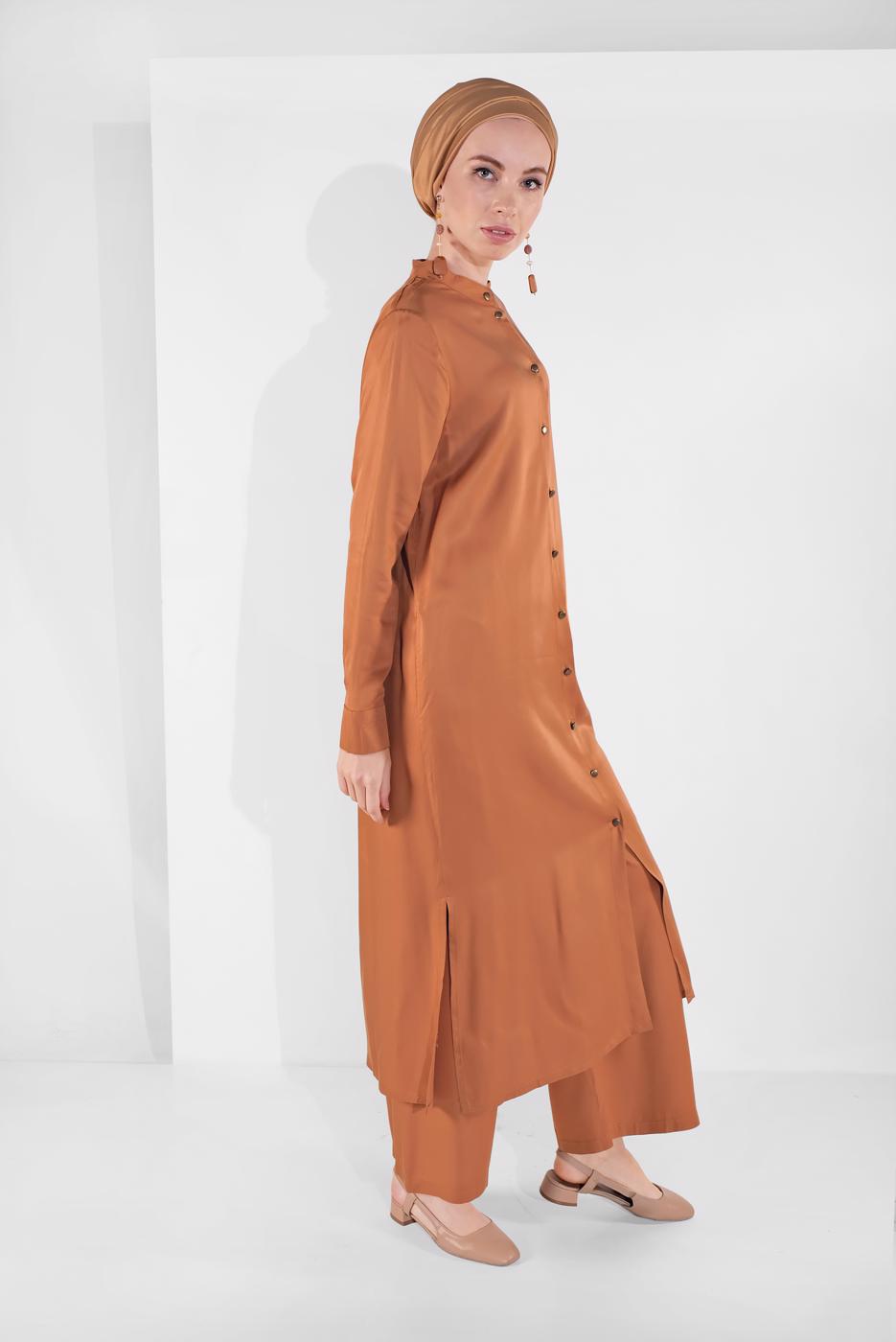 Tesettür giyim KAHVE BOYDAN DÜĞMELİ PANTOLONLU TAKIM  78108 