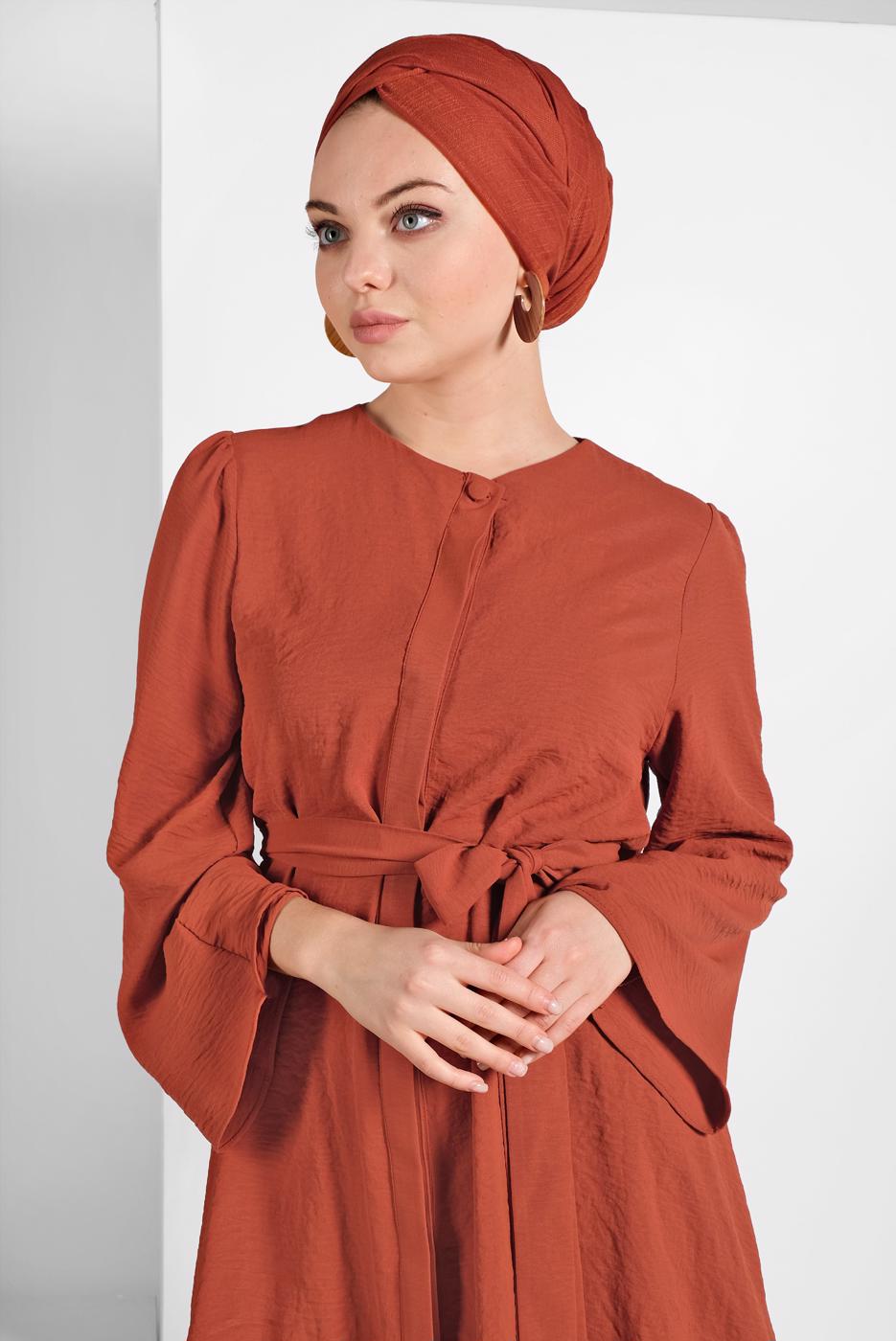 Vêtements hijab BRUN COSTUME À FLUIDE AVEC CEINTURE 0002 