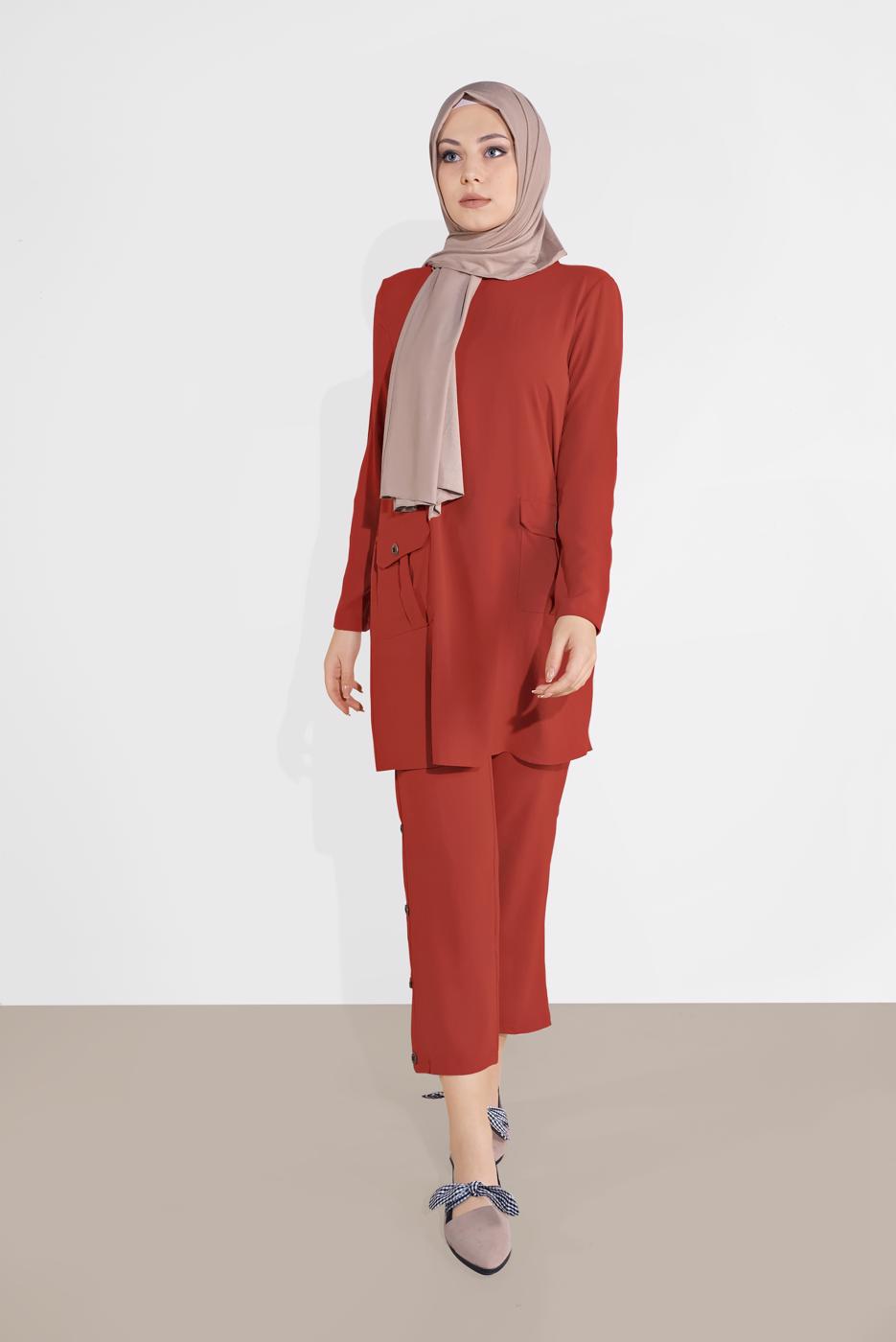 Tesettür giyim KAHVE DÜĞMELİ CEPLİ PANTOLONLU TAKIM 0555