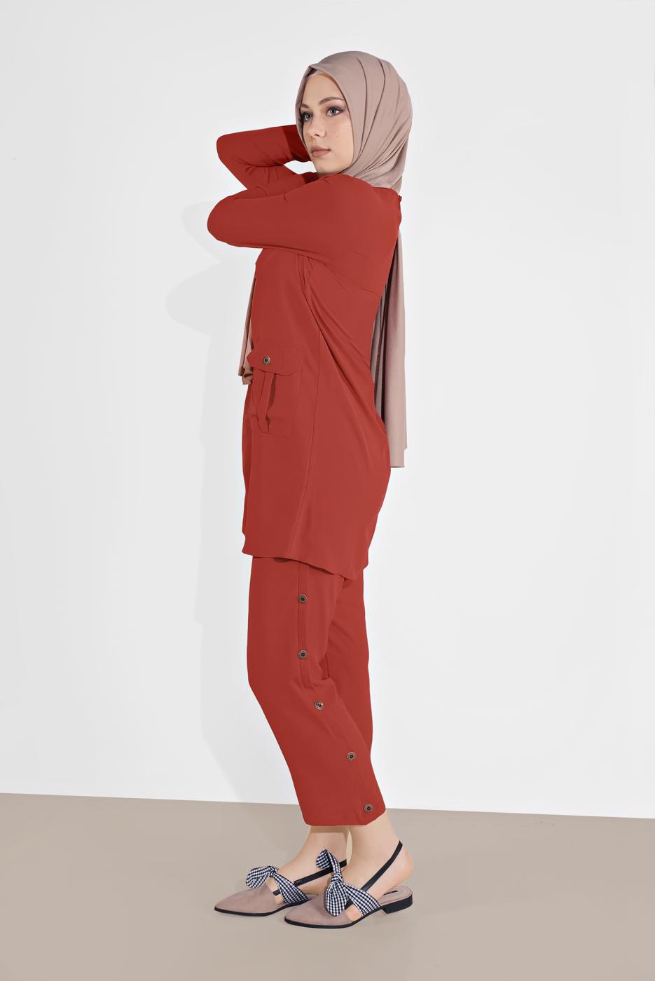 Tesettür giyim KAHVE DÜĞMELİ CEPLİ PANTOLONLU TAKIM 0555